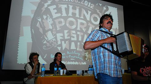 Celso Piña podczas czwartkowej konferencji prasowej