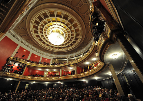 Wnętrze Teatru Wielkiego (fot. M. Forecki) - grafika artykułu