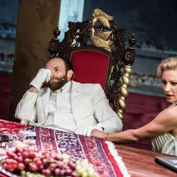 ROZMOWY W GARDEROBIE. Muszę mieć spokój