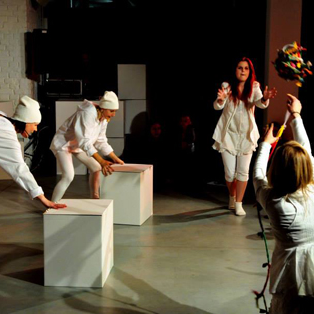 Zabawa w teatr dla najmłodszych