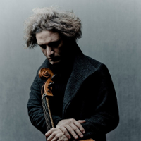 Photo of the artist Nicolas ALTSTAEDT - a pensive man leaning on a cello
