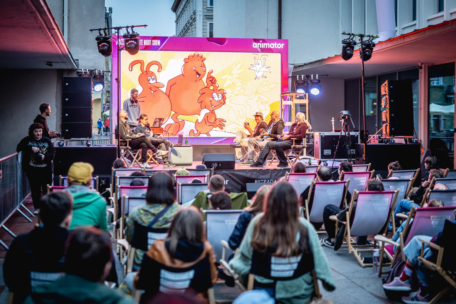 A meeting of viewers and filmmakers in the open air.