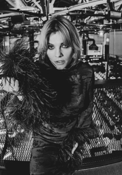 Photograph promoting the concert