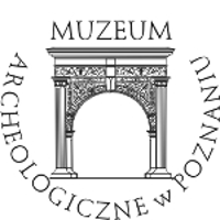 Black and white logo of the Museum: a drawing of a portal and the name of the Museum around it.