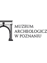 Black and white logo: a drawing of a portal on the left and the name of the Museum on the right.
