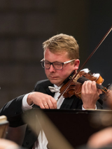 Photo of the violinist Marcin Suszycki