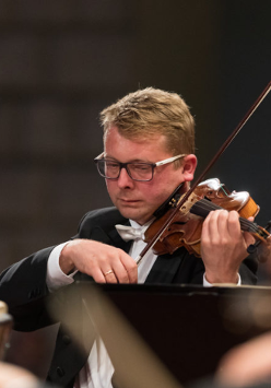 Photo of the violinist Marcin Suszycki