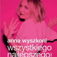 Photo of Anna Wyszkoni, pink background.