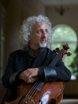 Photo of Mischa Maisky with cello.