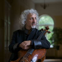Photo of Mischa Maisky with cello.