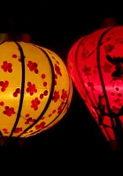 Picture of twoo colourful Chinese lanterns.