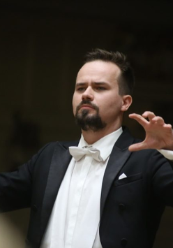 Photo of the conductor Adam BANASZAK