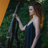 Photo of the performer.