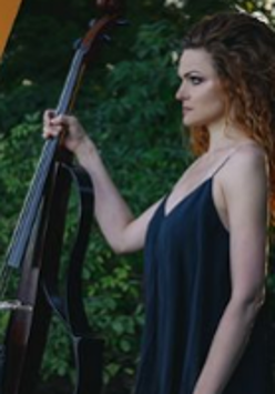 Photo of the performer.