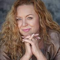 Photo of Hanna Banaszak's face.