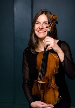Photo of the musician Ruth KILLIUS