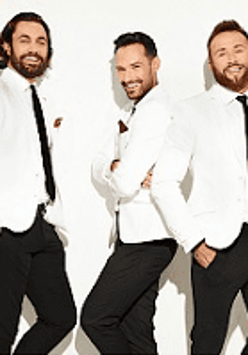 Photo of the artists.