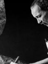 Black and white picture of August Zamoyski - sculptor at work