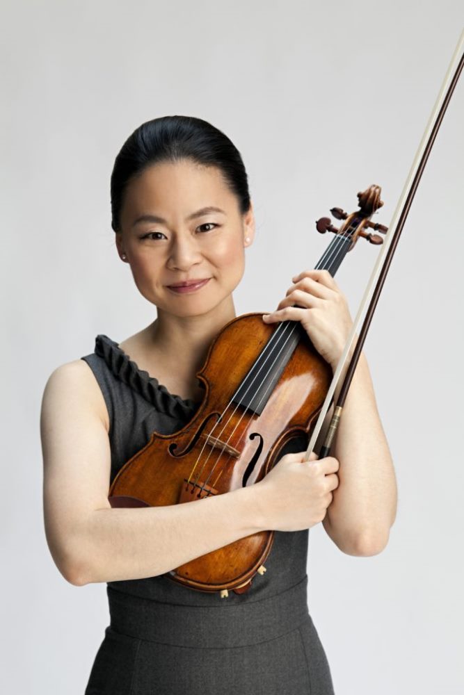 Midori Gotō, photograph by Timothy Greenfield-Sanders - grafika artykułu