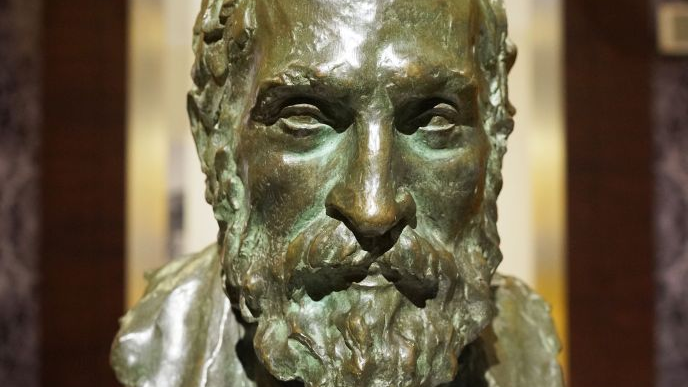 One of the exhibits at the exhibition - a sculpture of a head.