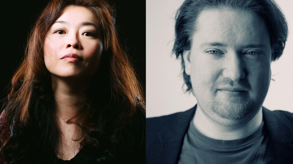 Photo divided into two: on the left - coloured photo of Kaoko Amano, on the right - photo of Tomasz Skweres in blue colours