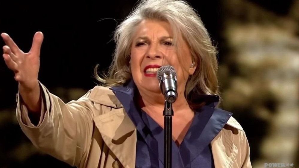 Photo of singing Krystyna Prońko.