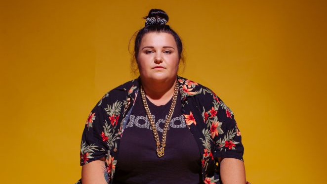 Photo of the artist.