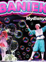 Performance poster: two performers on stage, around them soap bubbles.