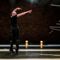 Photo of the performing dancer