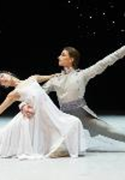 Picture of two ballet dancers (a man and a woman) in a dancing pose.