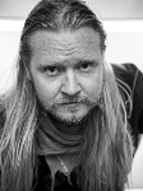 Balck and white photo of the artist