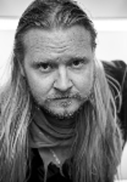 Balck and white photo of the artist