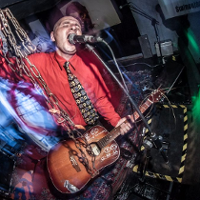 30 lat poza kontrolą