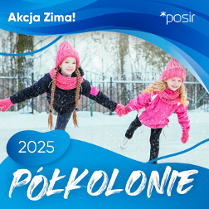 Zdjęcie, dwie dziweczynki w zimowych kurtkach i czapkach jeżdżą na lodowisku, trzymając się za ręce. U dołu napis 2025, Półkolonie, w górnym prawym rogu logo POSIR.