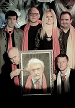 Artyści Piwnicy Pod Baranami ze zdjęciem Mieczysława Święcickiego