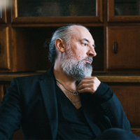 Artysta tożsamości nieoczywistych