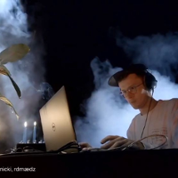 Awangarda jednak potrafi być zdalna