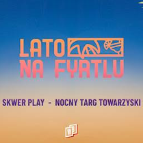 Na niebieska pomarańczowym banerze nazwa cyklu i lokalizacje koncertów. W narożnikach kwiatowe wzory.