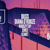 Zdjęcie fontanny na Placu Wolności i nazwy występujących DJi.