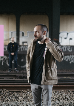 Baner ze zdjęciem artysty.