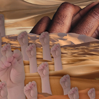 Dłonie wyłaniające się z piasków pustyni.