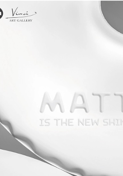 Zdjęcie jednej z prac artysty, a na nim tutył wystawy.