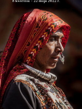 Baner ze zdjęciem afrykanki w srtoju ludowym.