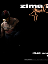 Baner promujący wydarzenie. Zdjęcie artysty na czarnym tle. Dodatkowo nazwa i data koncertu.