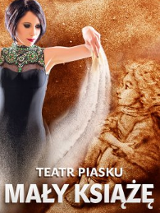 Artystka sypiąca piasek.