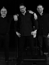 Baner promujący wydarzenie. Nazwa wydarzenia i zdjęcie artystów.