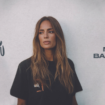 Baner promujący wydarzenie. Nazwa wydarzenia i zdjęcie artystki.