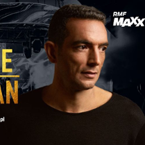 Baner promujący wydarzenie. Nazwa wydarzenia i zdjęcie artysty.