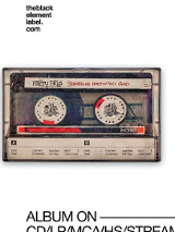 Baner promujący wydarzenie. Nazwa wydarzenia i data. Zdjęcie kasety magnetofonowej.