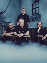 Baner promujący wydarzenie. Nazwa wydarzenia i zdjęcie artystów.